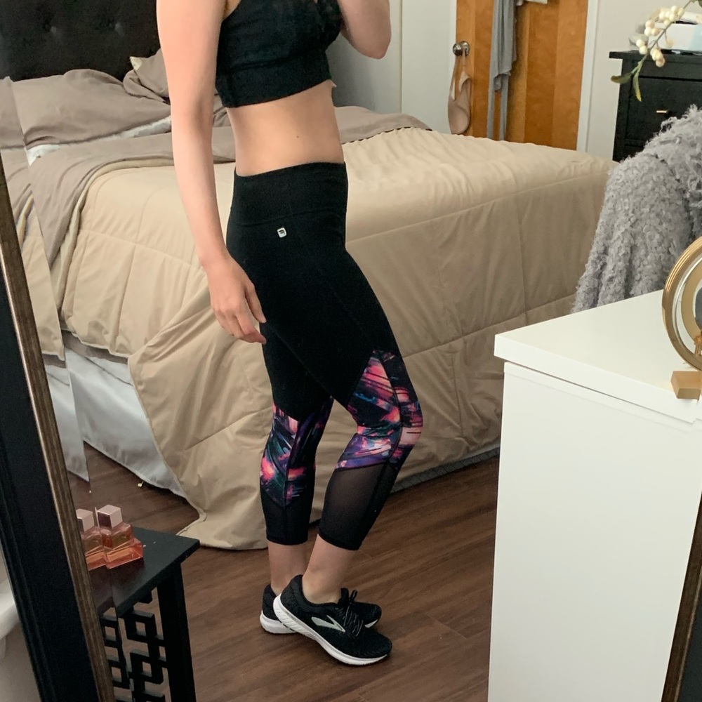 Fabletics Capri Legging, Size XS